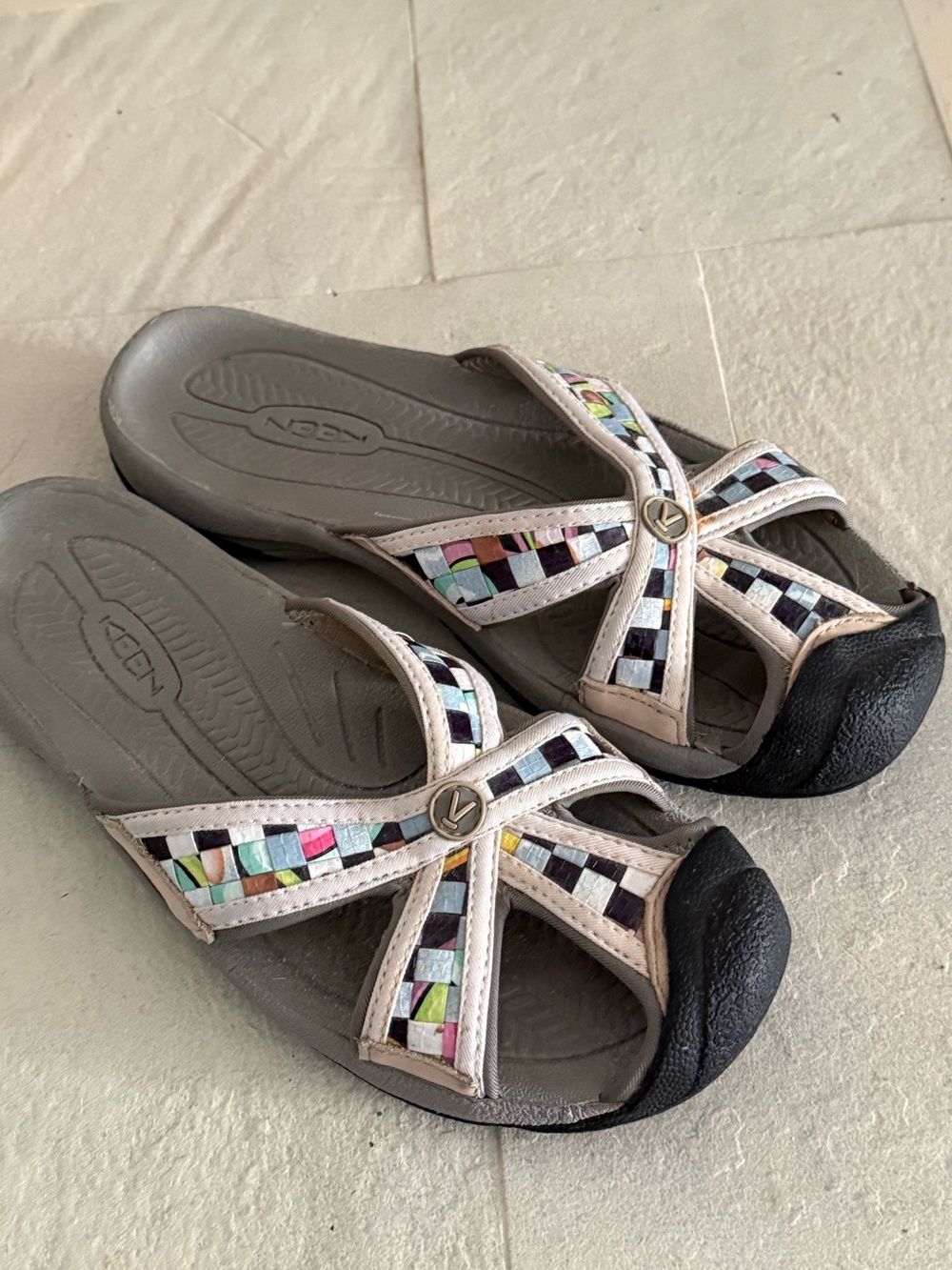 KEEN Kona IV Flip Flops Women’s 7.5 Multi Color Woven Slides Sandals